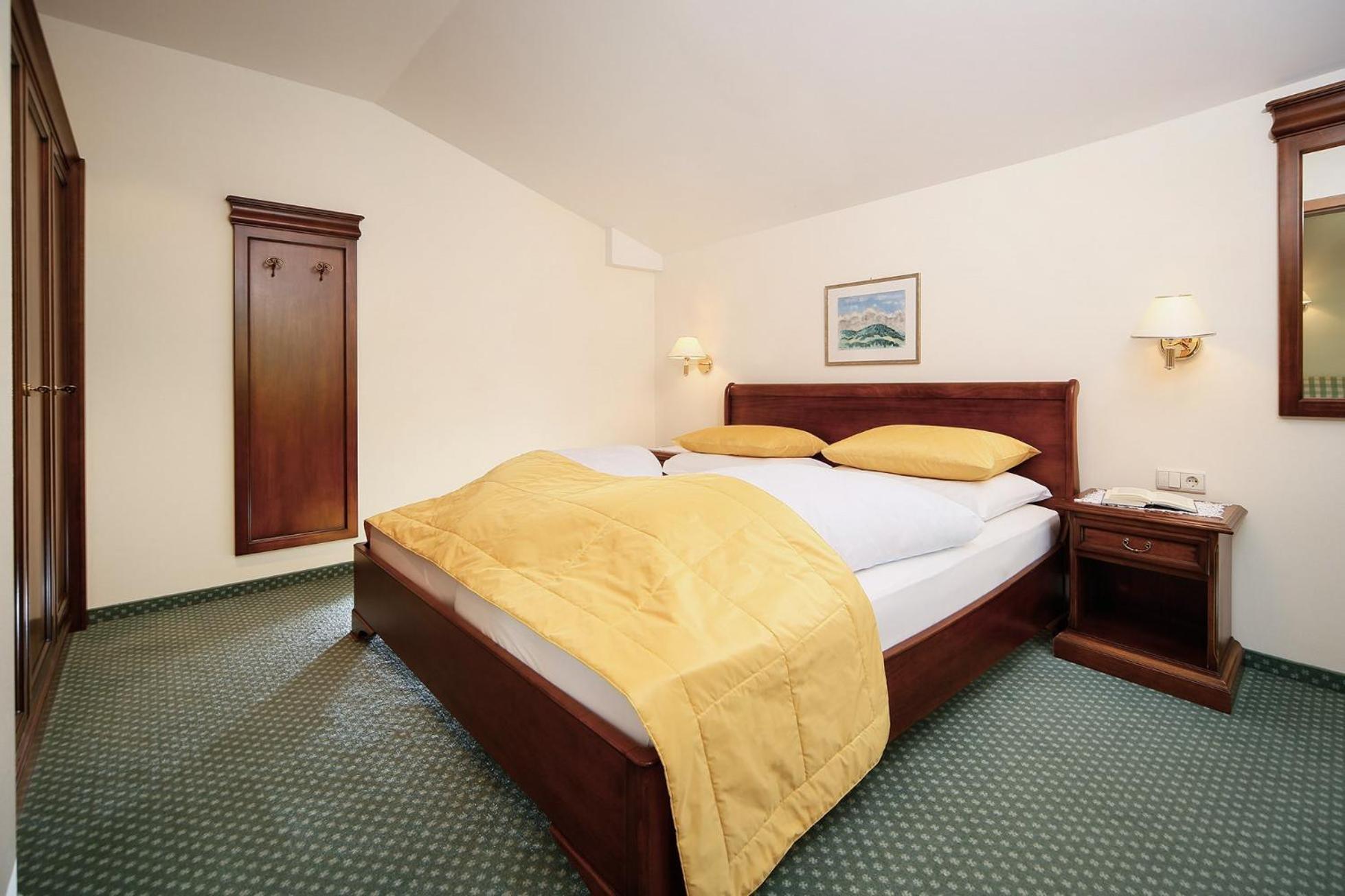 Landhaus Hotel Kristall Marlengo Esterno foto