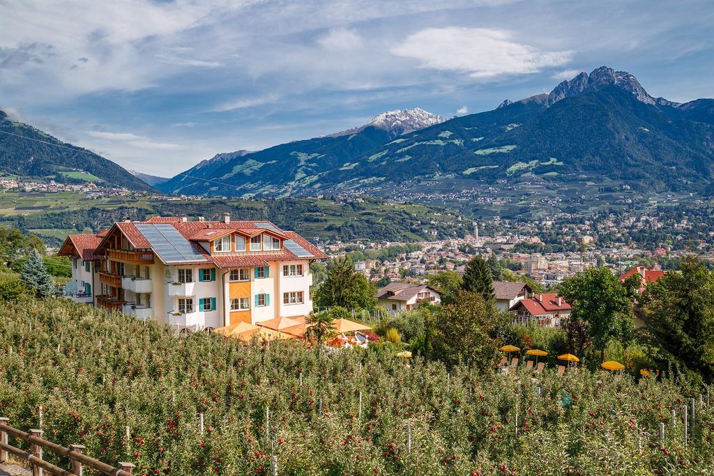 Landhaus Hotel Kristall Marlengo Esterno foto