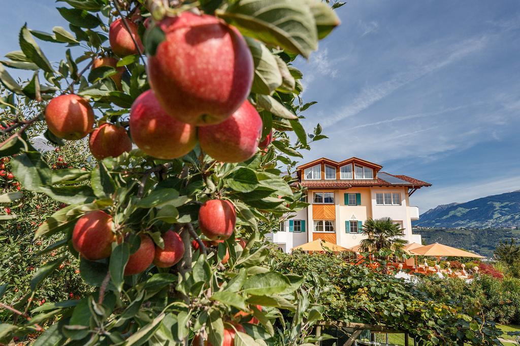 Landhaus Hotel Kristall Marlengo Esterno foto
